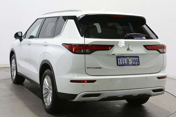 2024 Mitsubishi Outlander LS ZM