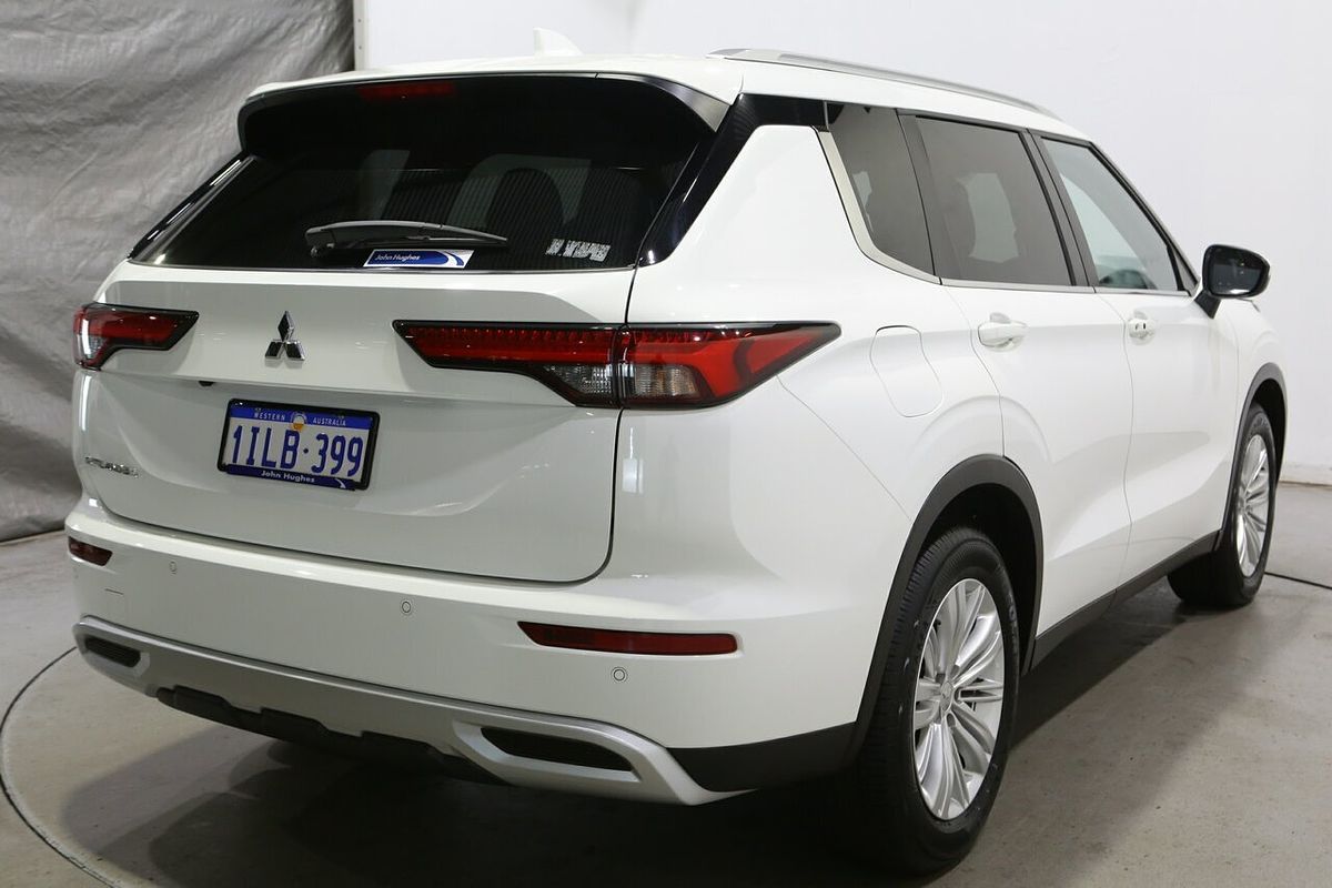 2024 Mitsubishi Outlander LS ZM