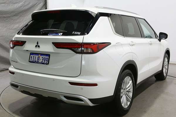 2024 Mitsubishi Outlander LS ZM