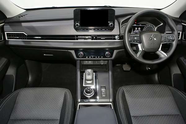2024 Mitsubishi Outlander LS ZM