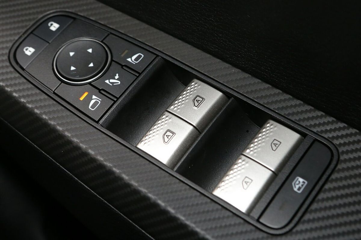 2024 Mitsubishi Outlander LS ZM