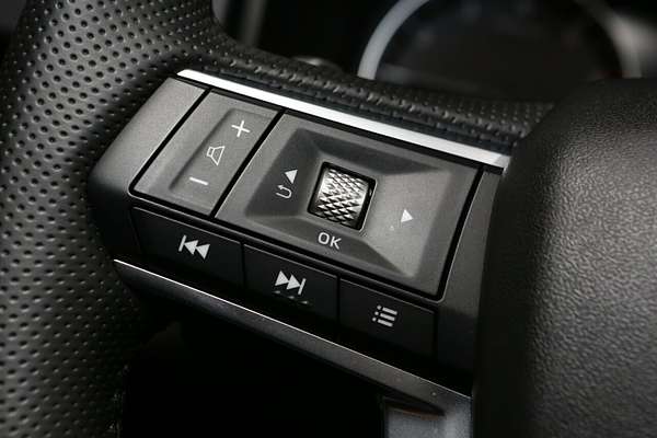 2024 Mitsubishi Outlander LS ZM