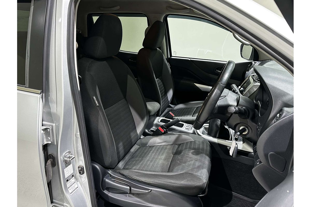 2021 Nissan Navara ST D23 4X4