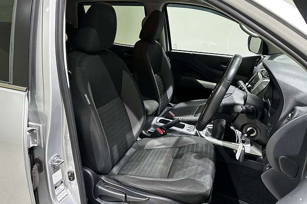 2021 Nissan Navara ST D23 4X4