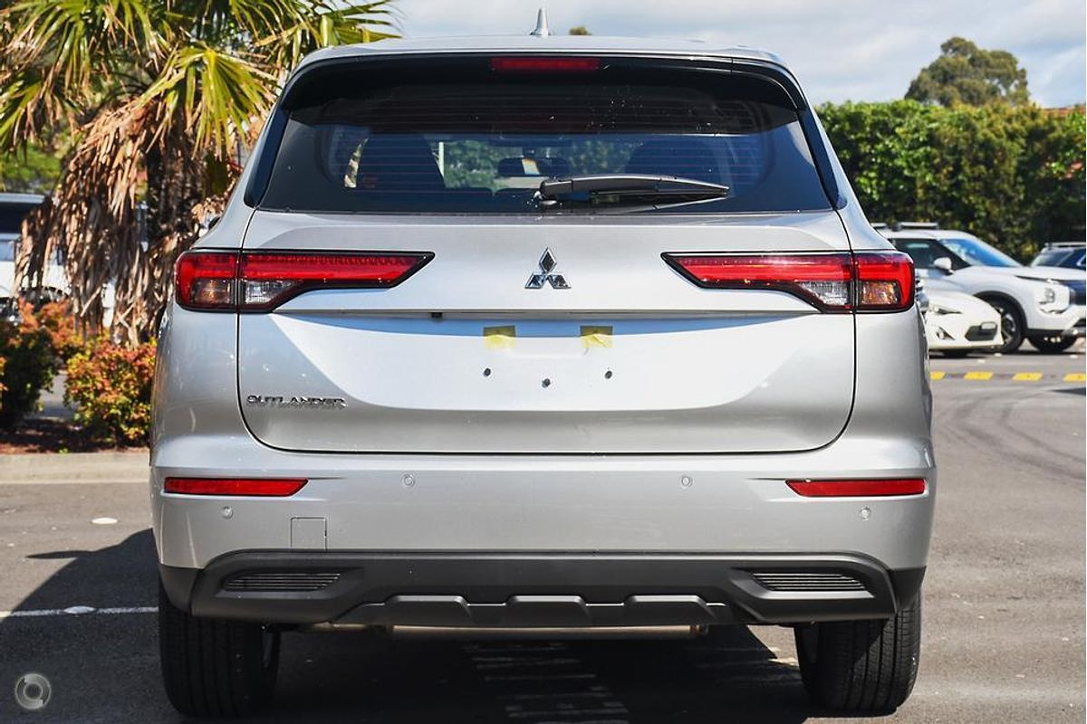 2025 Mitsubishi Outlander ES ZM