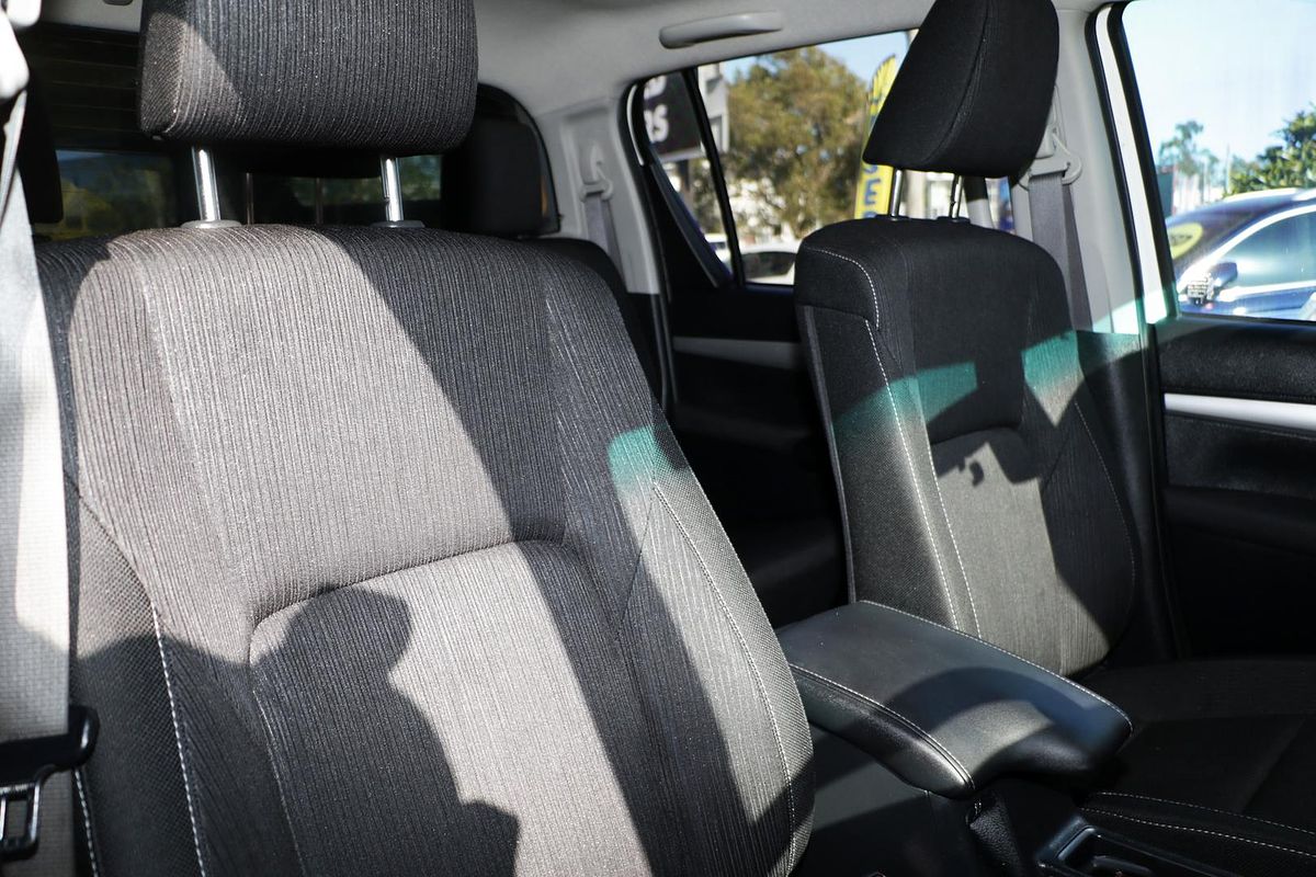 2021 Toyota Hilux SR5 GUN126R 4X4