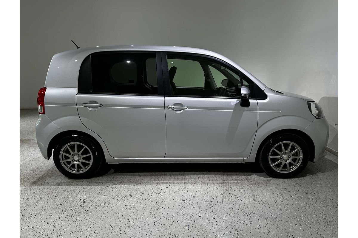 2015 Toyota porte (No Badge) NCP141