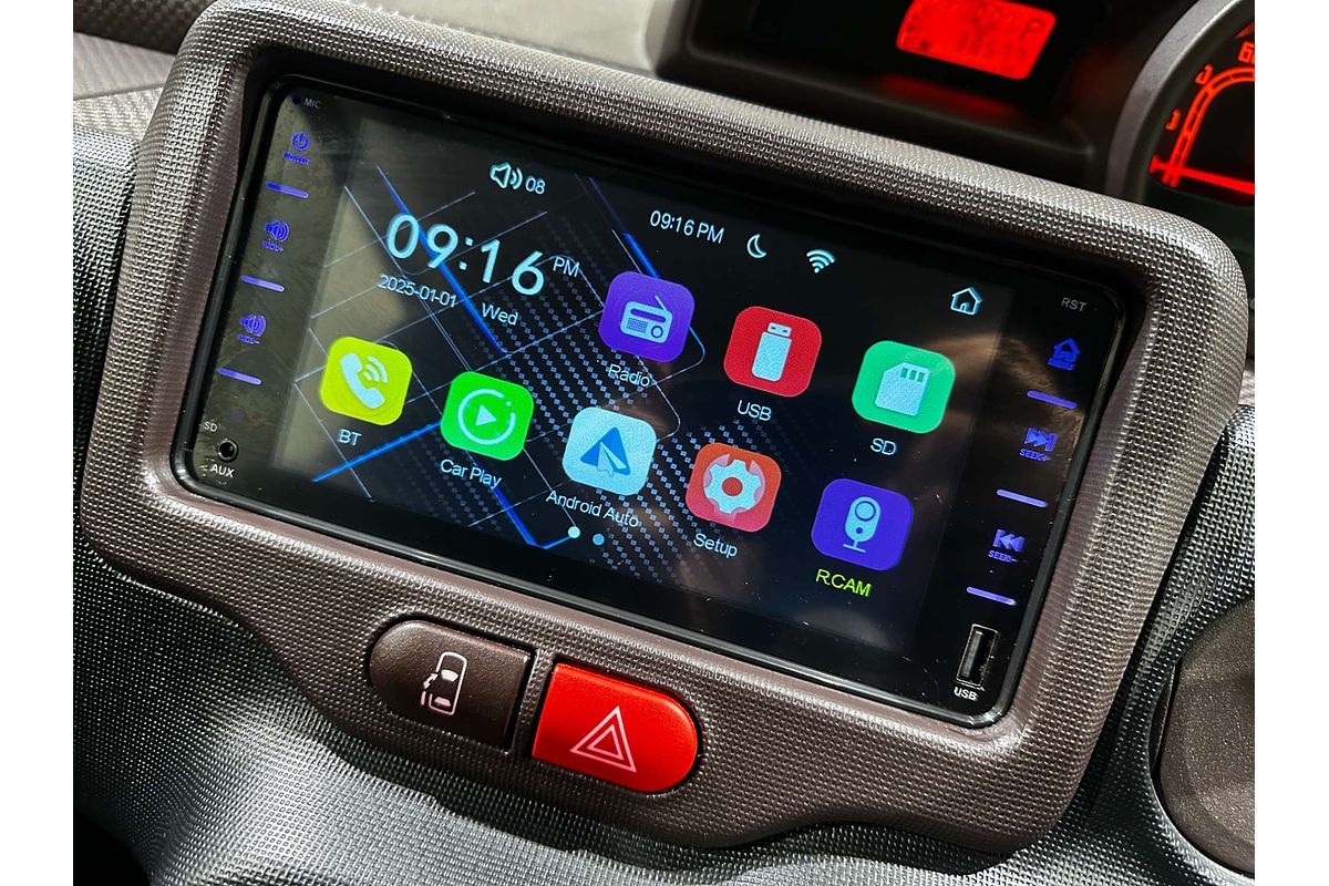 2015 Toyota porte (No Badge) NCP141