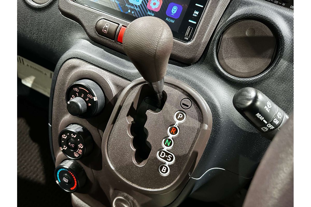 2015 Toyota porte (No Badge) NCP141