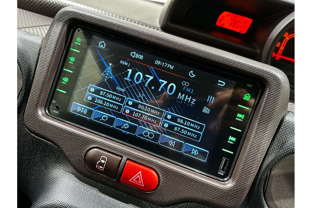 2015 Toyota porte (No Badge) NCP141