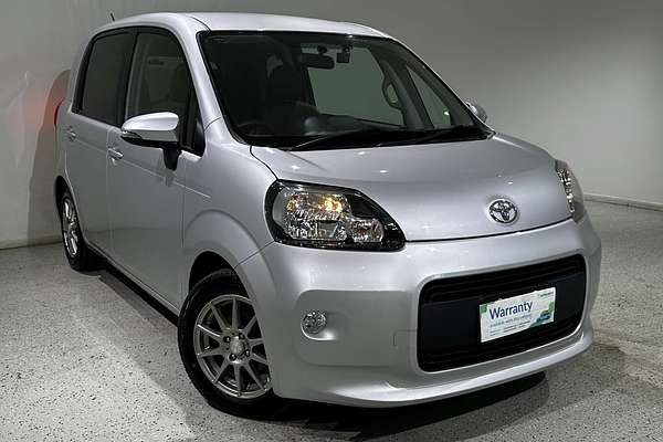 2015 Toyota porte (No Badge) NCP141