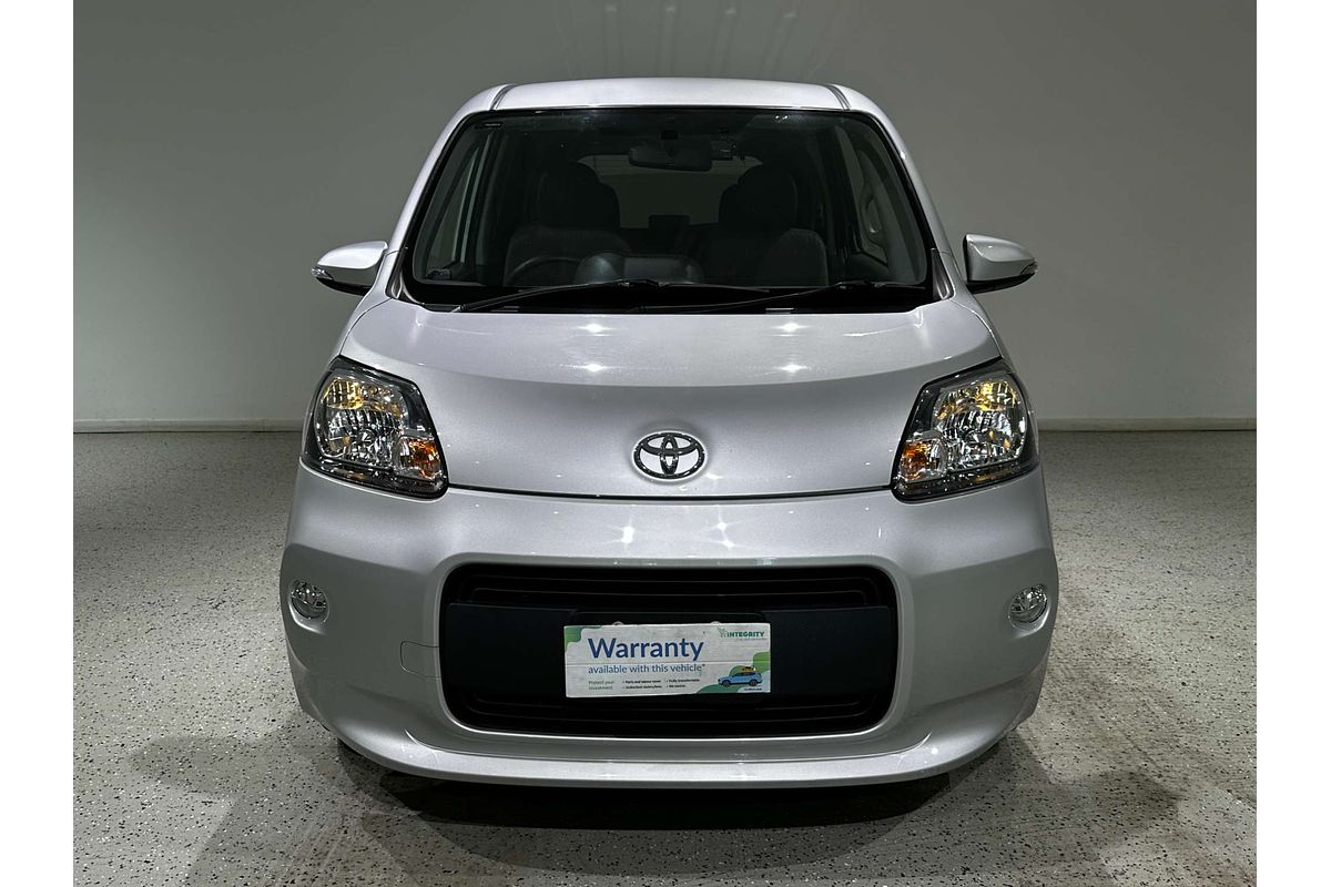 2015 Toyota porte (No Badge) NCP141