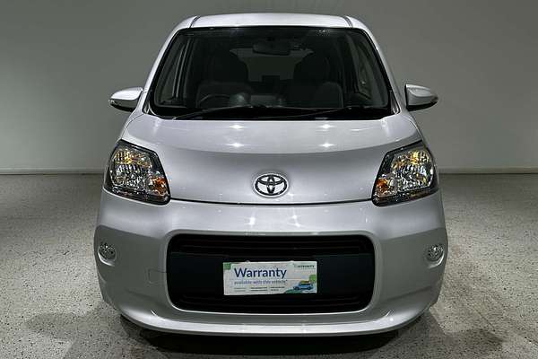 2015 Toyota porte (No Badge) NCP141