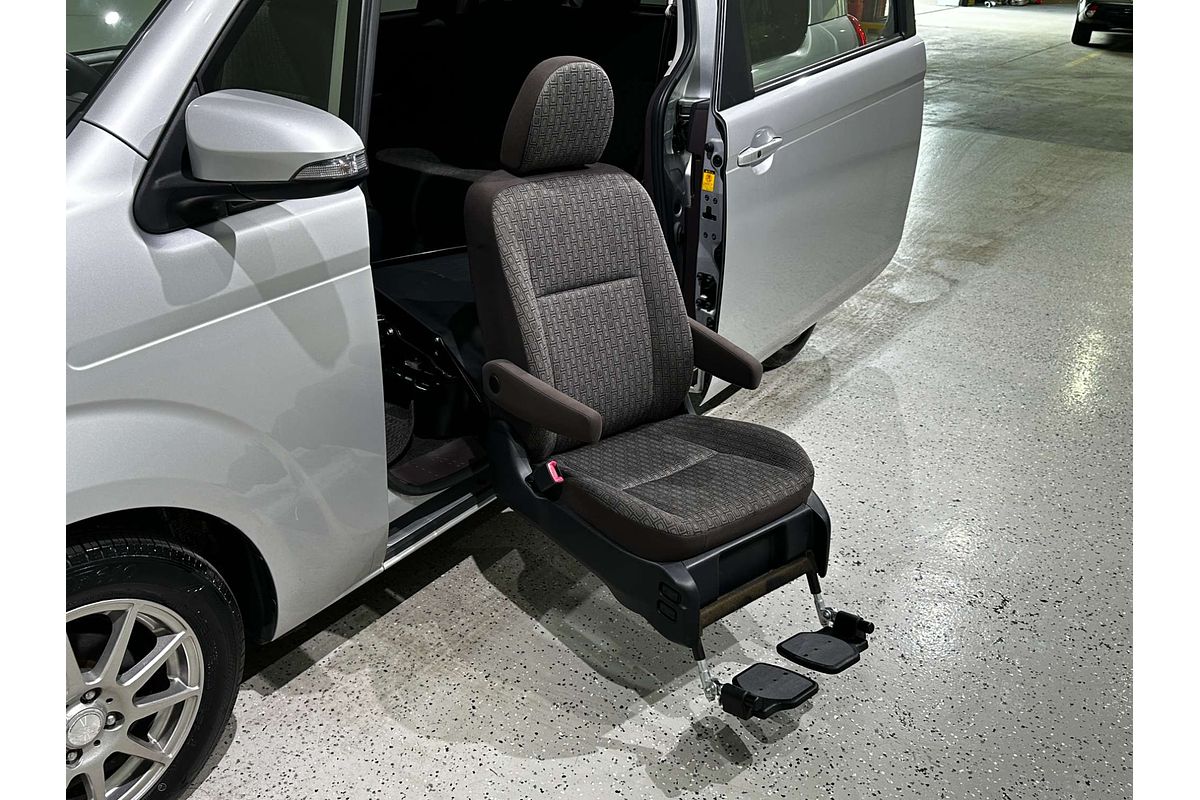 2015 Toyota porte (No Badge) NCP141