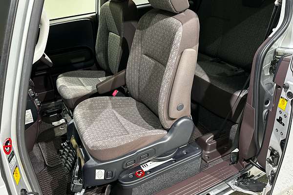2015 Toyota porte (No Badge) NCP141