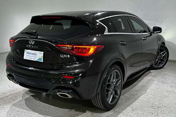 2019 INFINITI Q30 Sport H15