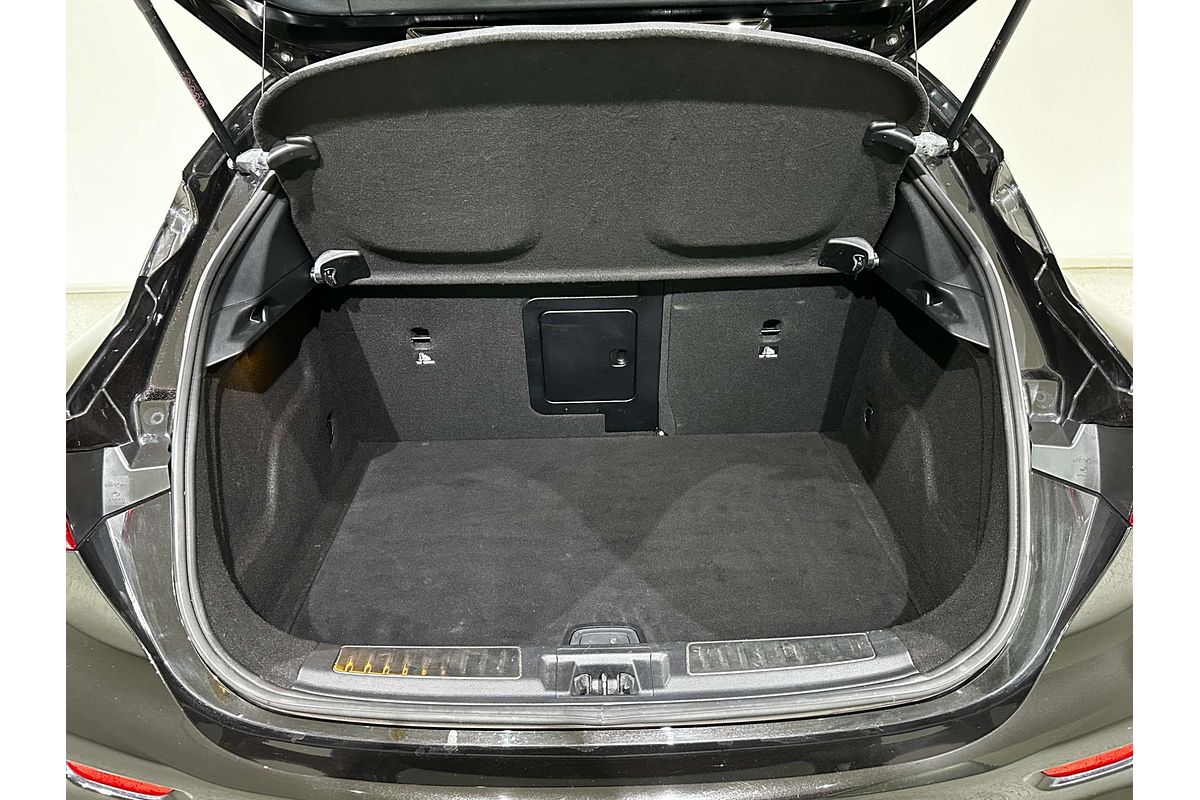 2019 INFINITI Q30 Sport H15