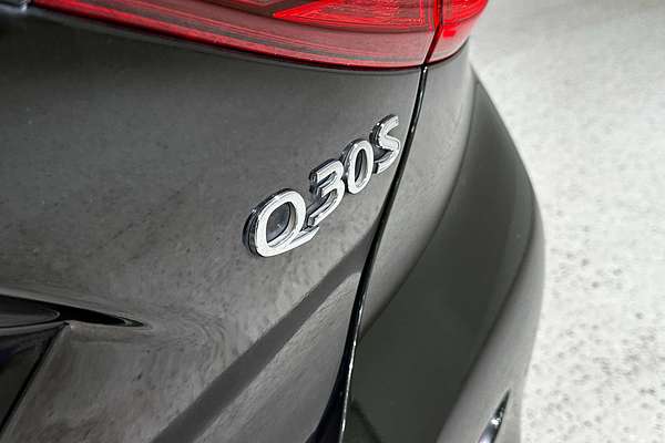 2019 INFINITI Q30 Sport H15