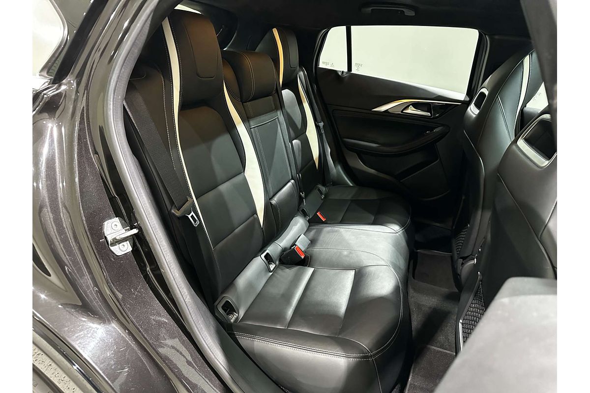 2019 INFINITI Q30 Sport H15