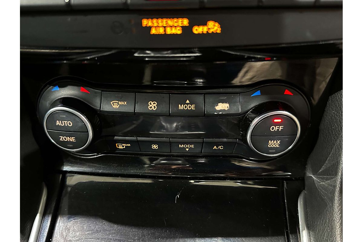 2019 INFINITI Q30 Sport H15