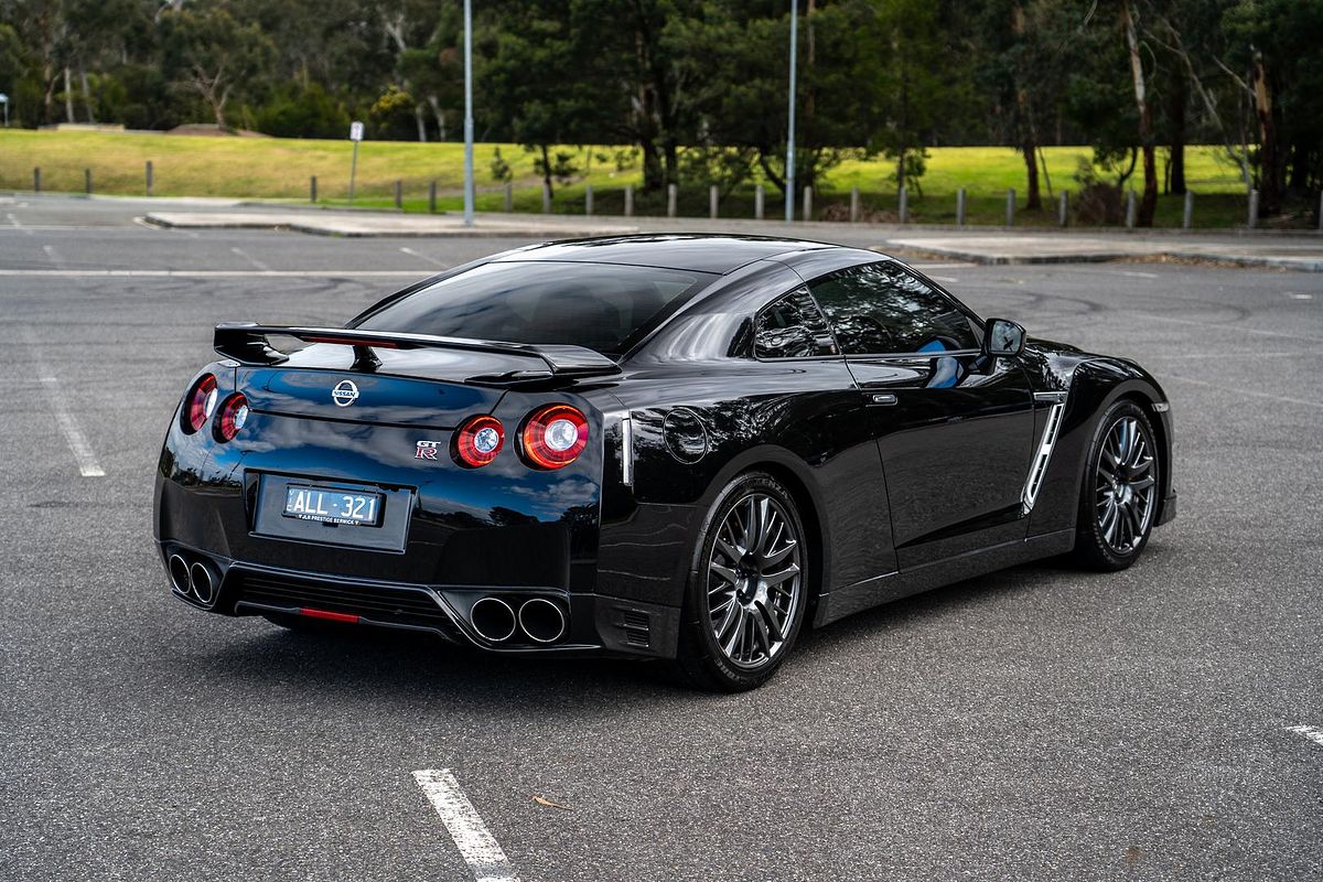 2016 Nissan GT-R Premium R35