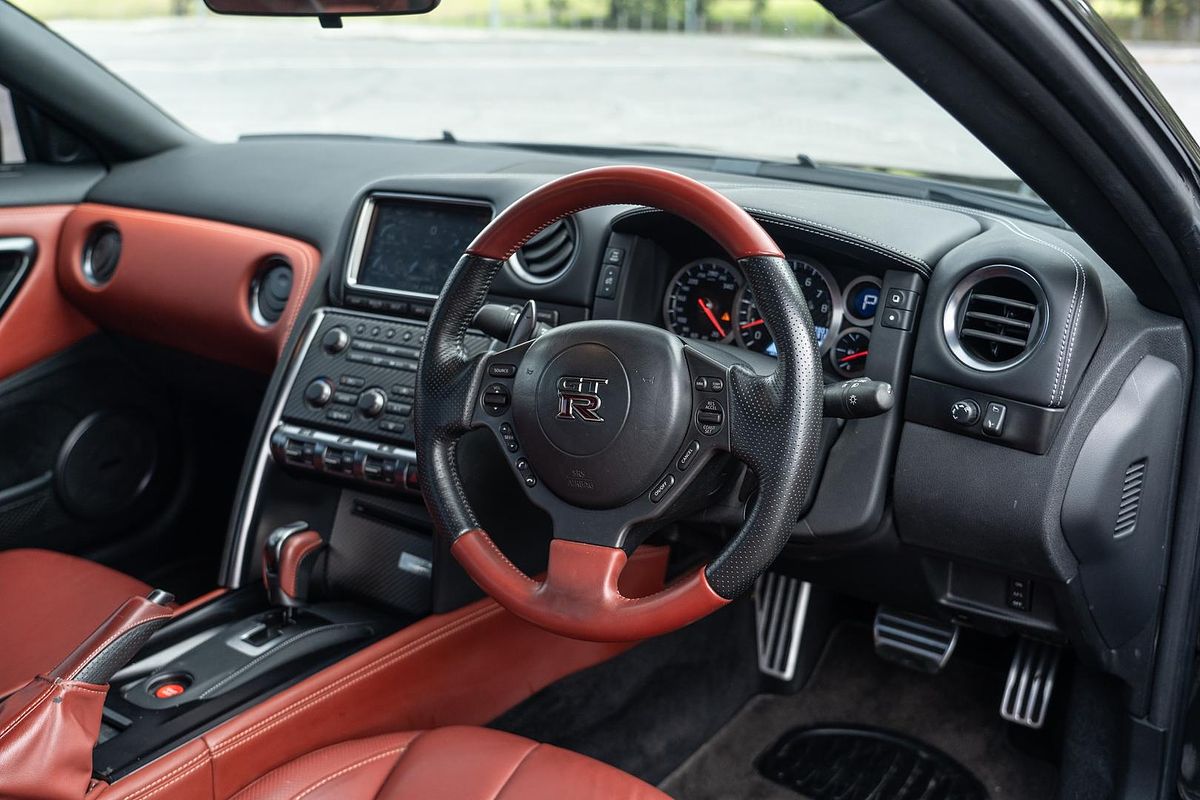 2016 Nissan GT-R Premium R35
