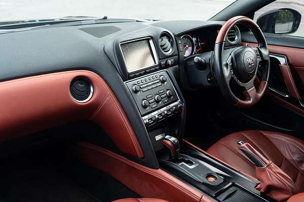2016 Nissan GT-R Premium R35