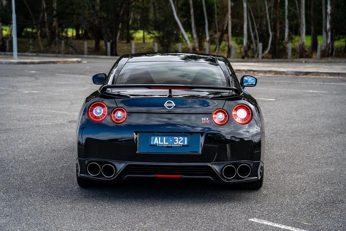2016 Nissan GT-R Premium R35
