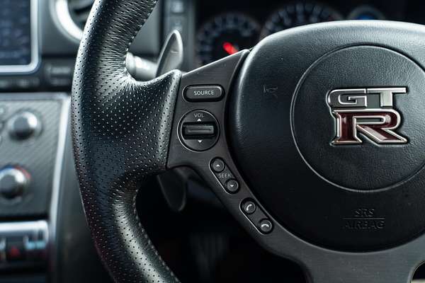 2016 Nissan GT-R Premium R35