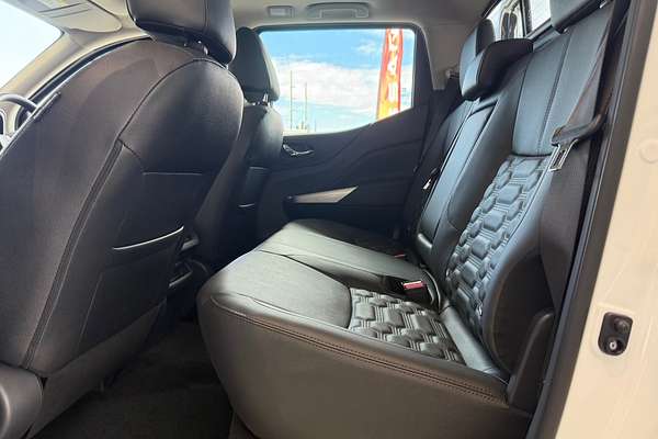 2025 Nissan Navara ST-X D23 4X4