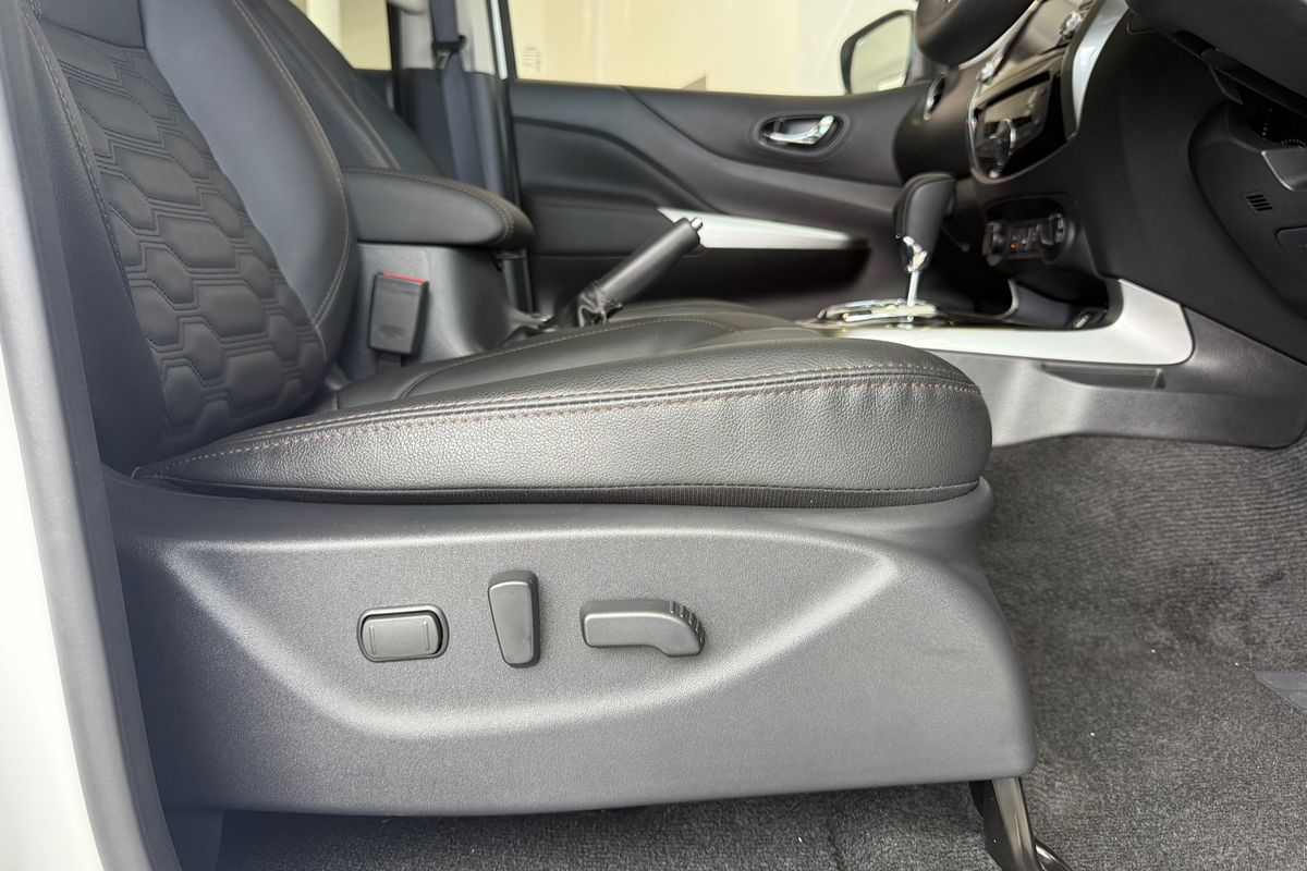2025 Nissan Navara ST-X D23 4X4
