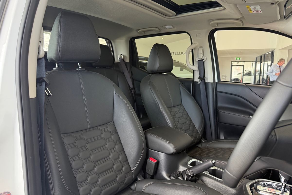 2025 Nissan Navara ST-X D23 4X4