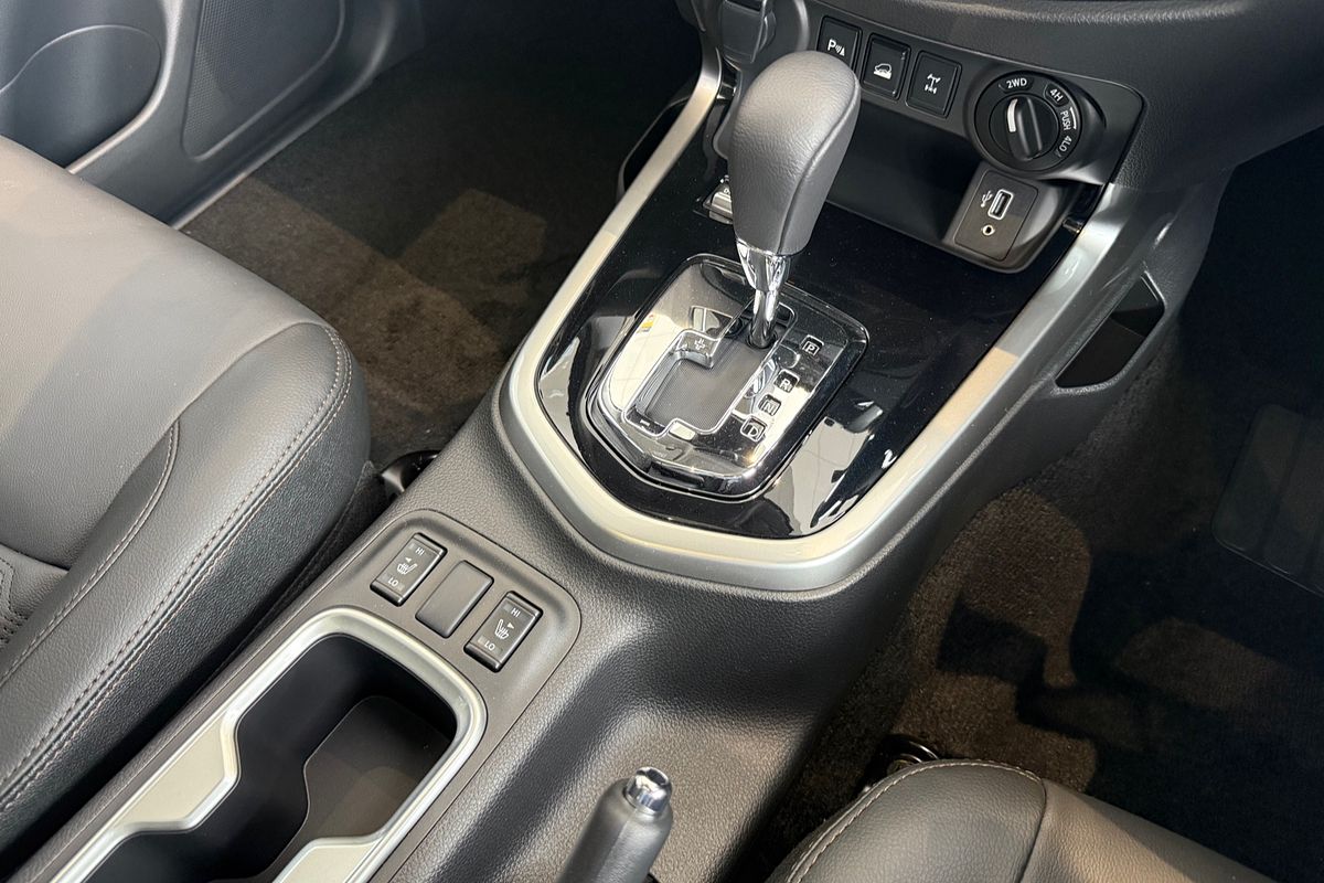 2025 Nissan Navara ST-X D23 4X4