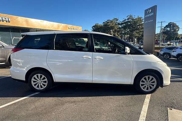 2017 Toyota Tarago GLi ACR50R