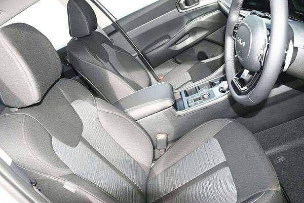 2025 Kia Sorento S MQ4 PE