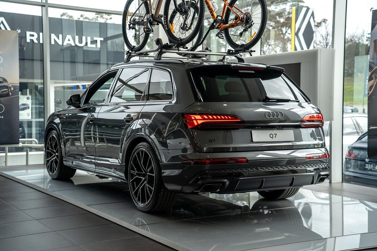 2024 Audi Q7 55 TFSI S line 4M