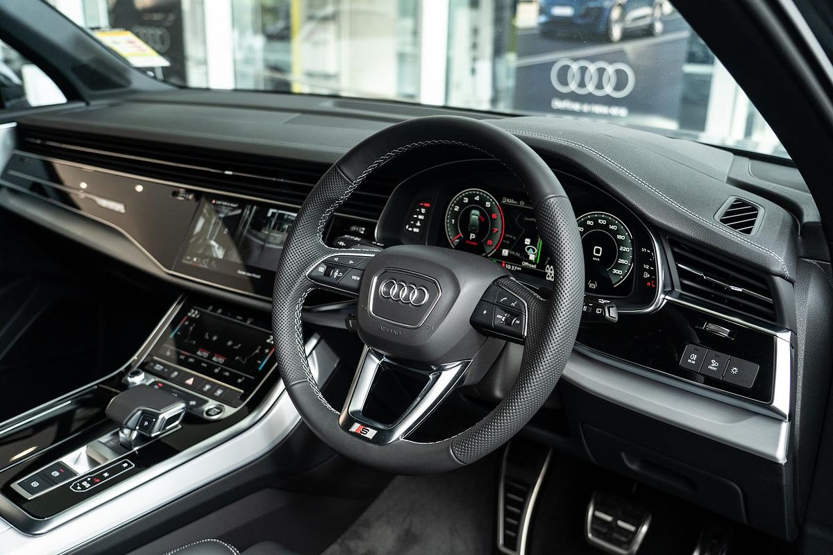 2024 Audi Q7 55 TFSI S line 4M