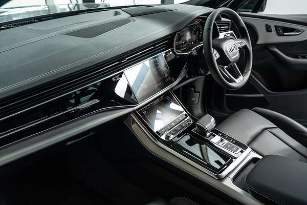 2024 Audi Q7 55 TFSI S line 4M