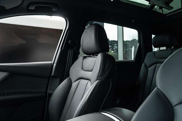 2024 Audi Q7 55 TFSI S line 4M