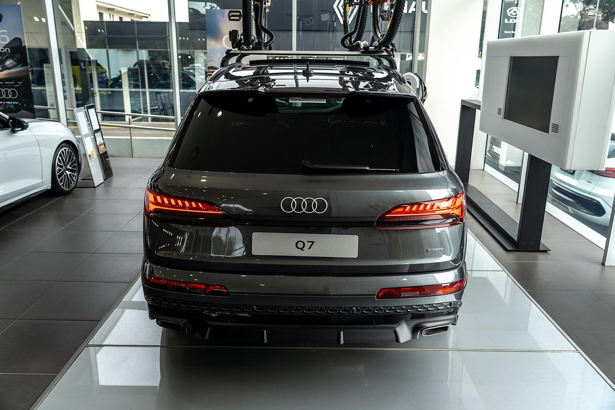 2024 Audi Q7 55 TFSI S line 4M