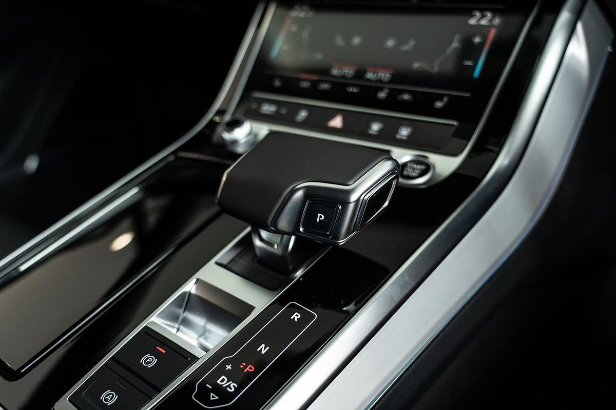2024 Audi Q7 55 TFSI S line 4M