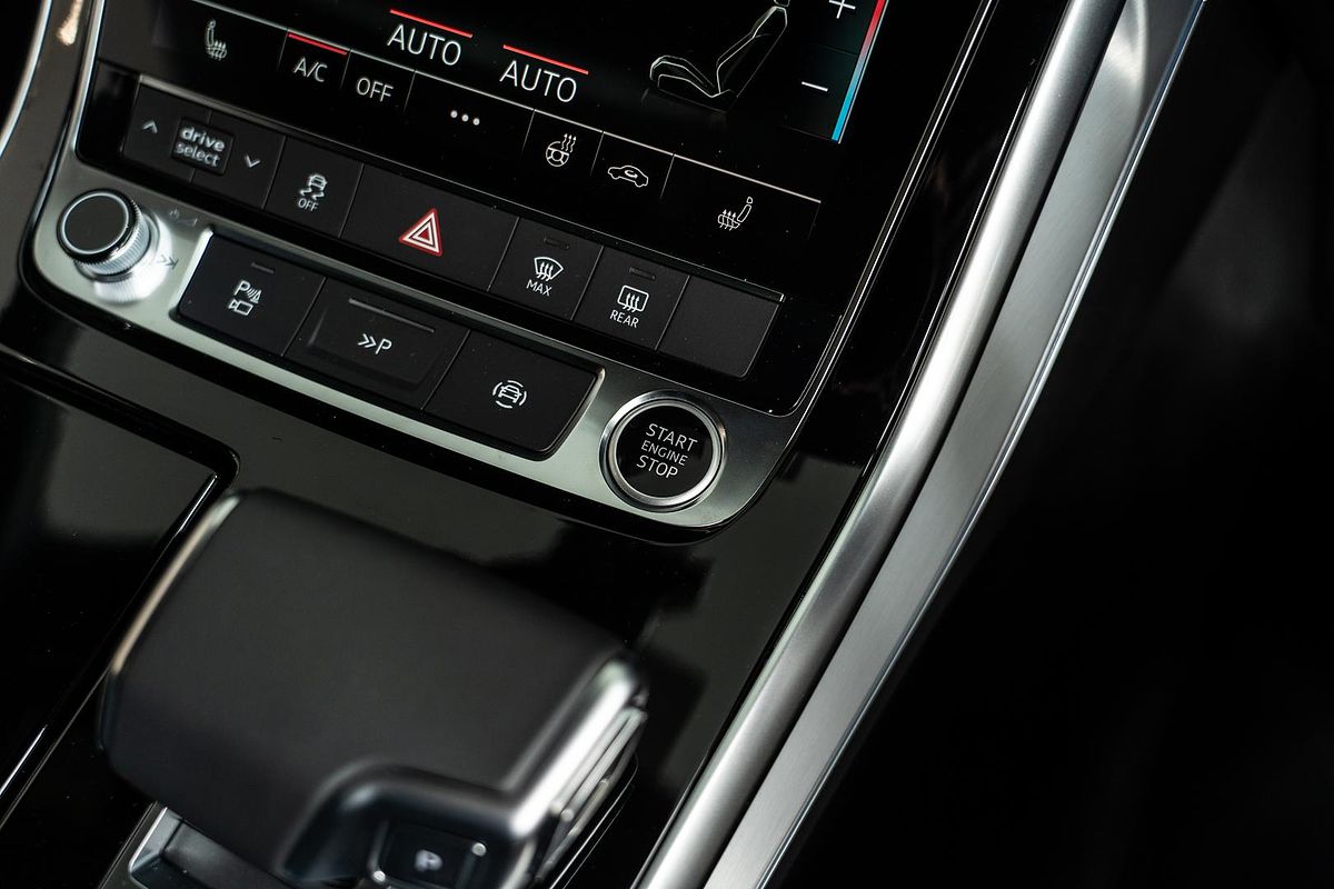2024 Audi Q7 55 TFSI S line 4M