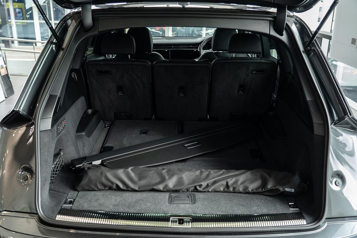 2024 Audi Q7 55 TFSI S line 4M
