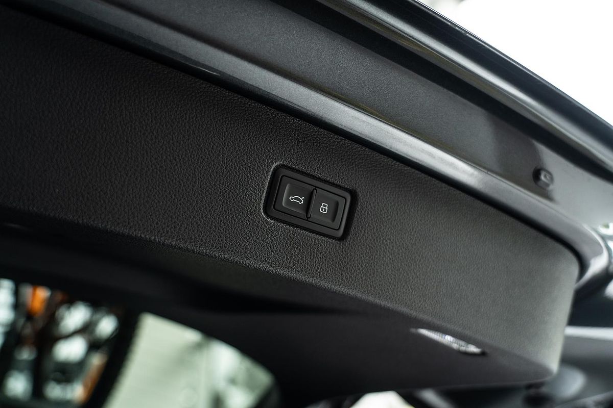 2024 Audi Q7 55 TFSI S line 4M