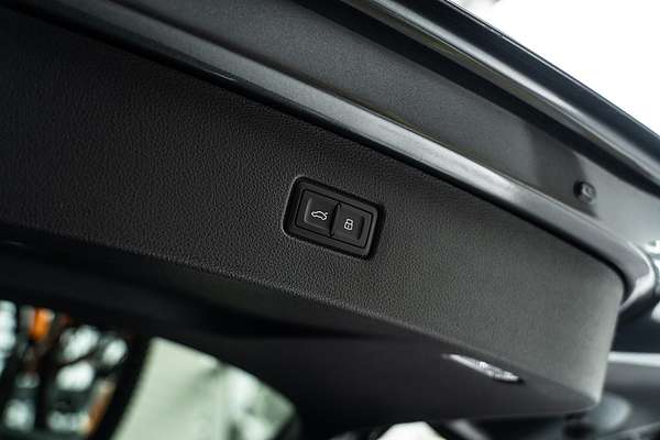 2024 Audi Q7 55 TFSI S line 4M