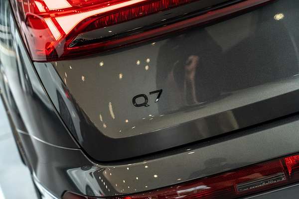 2024 Audi Q7 55 TFSI S line 4M