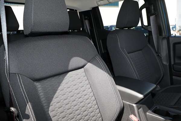 2025 Mitsubishi Triton GLX-R MV 4X4