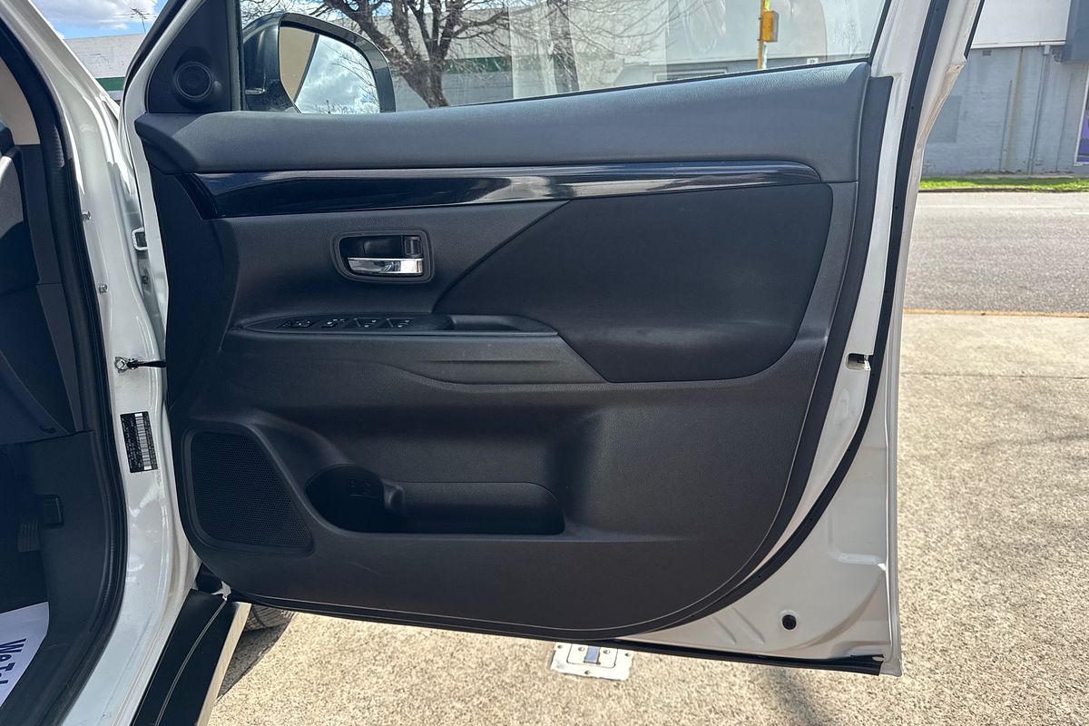 2018 Mitsubishi Outlander ES ZL