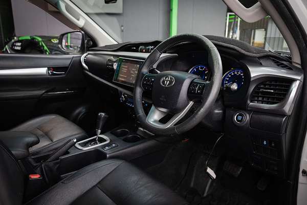2015 Toyota Hilux SR5 GUN126R 4X4