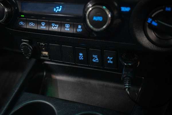 2015 Toyota Hilux SR5 GUN126R 4X4